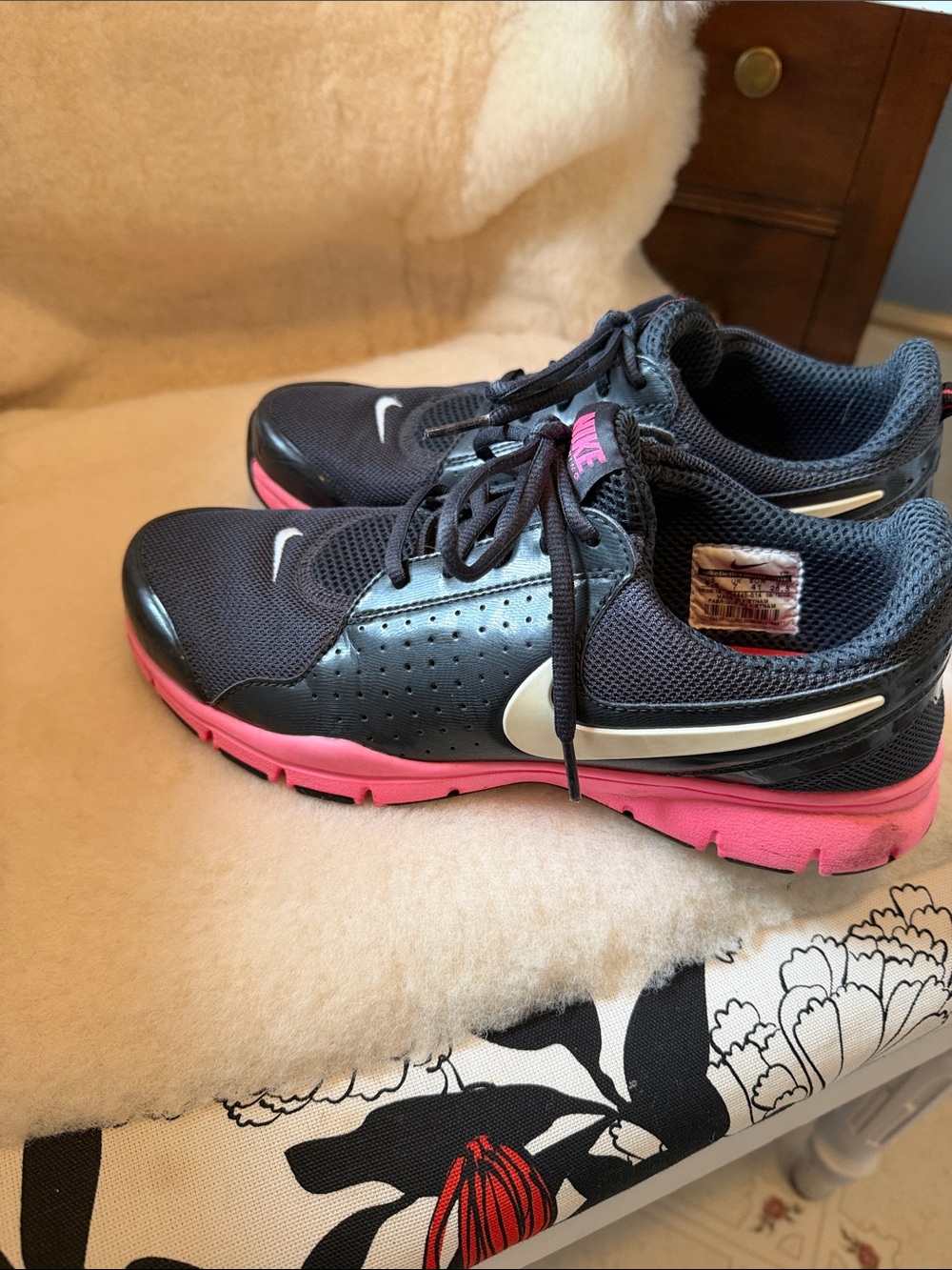 Nike Women's Black & Pink Training Sneakers